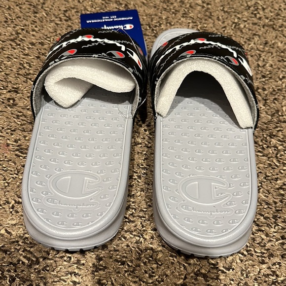 🎉Host Pick🎉 Brand new Champion super slide kids sandals - Picture 3 of 7